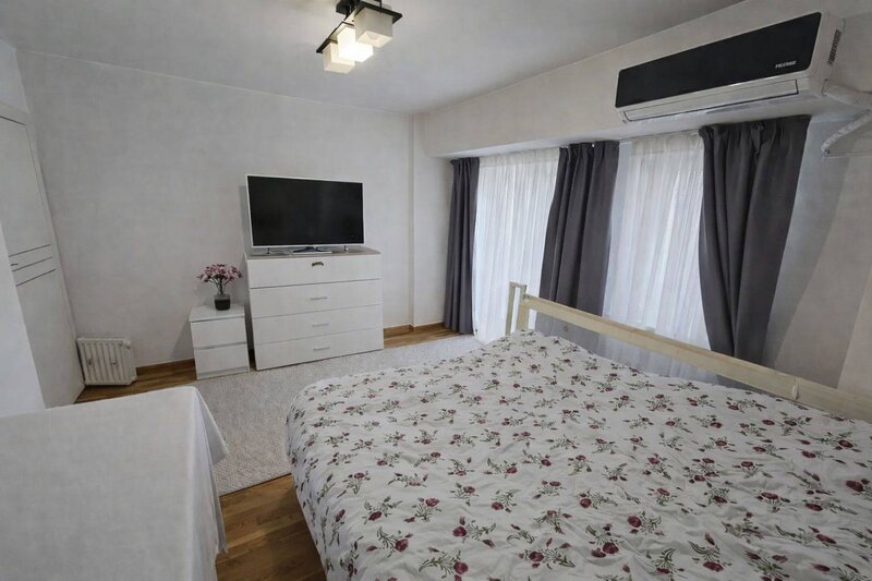 Unirii, Rond Alba Iulia, apartament 3 camere 83,2 mp, 2 bai, mobilat si ut